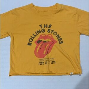 Yellow Rolling Stones shirt 💖
